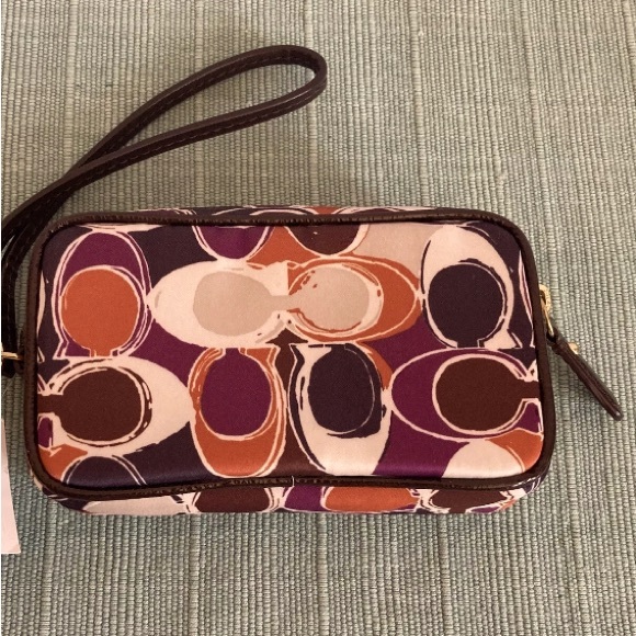 Coach Ashley Satin Scarf print C Logo, zipper closure or strap wristlet - Picture 1 of 8